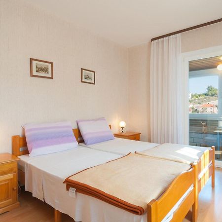 1 Bedroom Cozy Apartment In スプリツカ エクステリア 写真